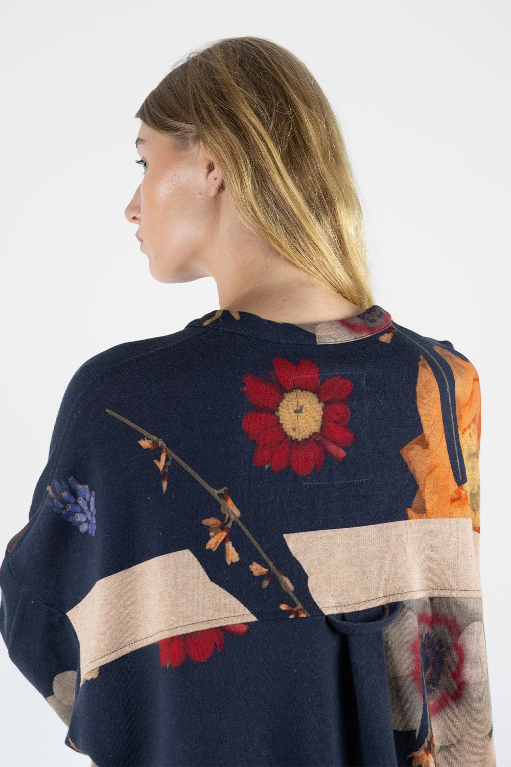 Sweatshirt Print x | ANNTIAN | The Standard Store