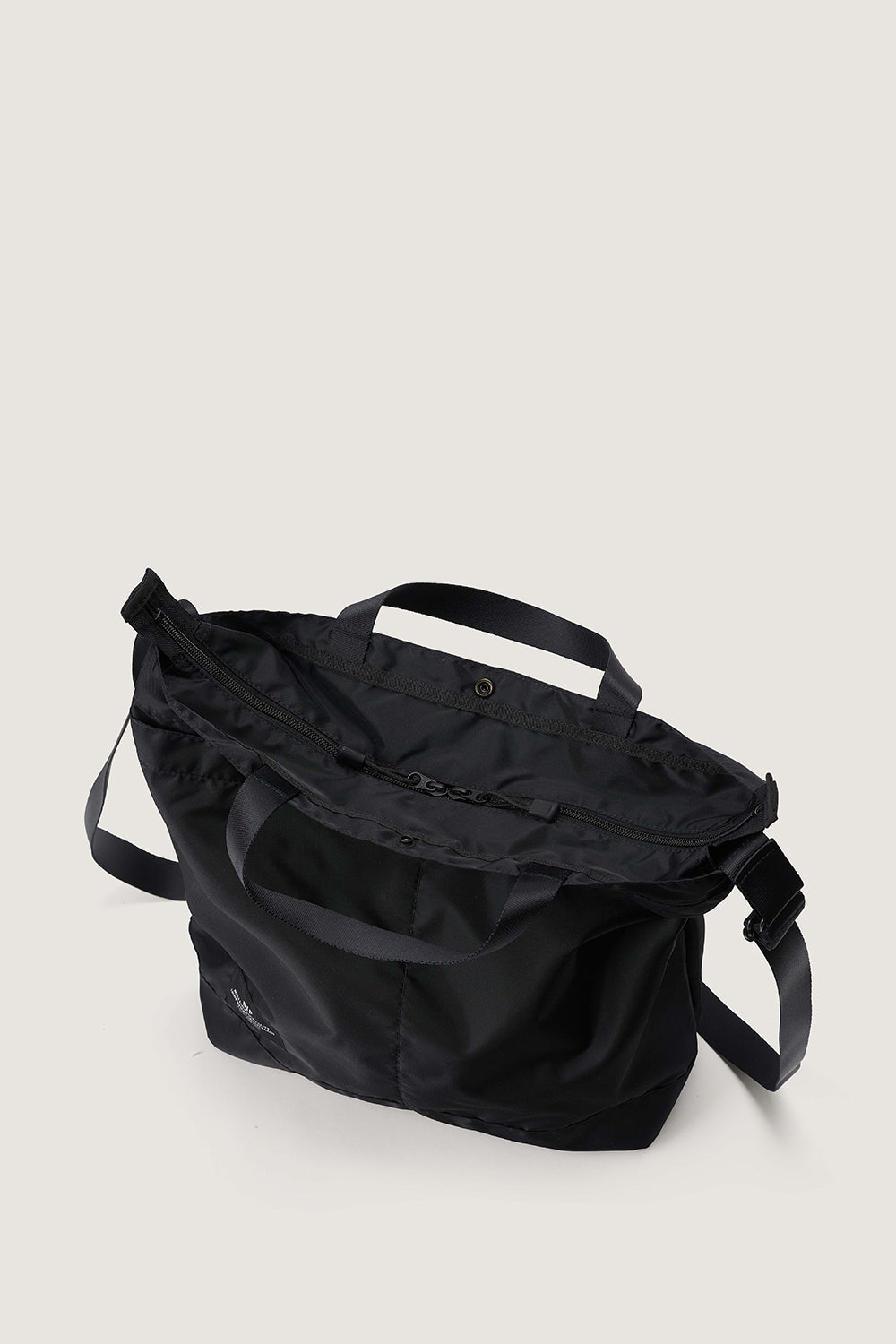 New York Tote Medium | Bags In Progess | The Standard Store