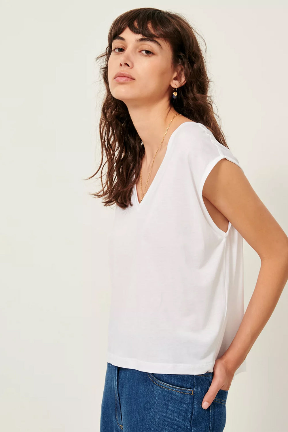 The V, White | Sessun | The Standard Store